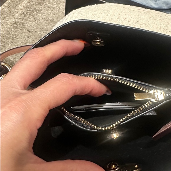 Nwot Mini Town Bucket Bag In Signature Canvas With Vintage Mini Rose Print - Picture 9 of 9